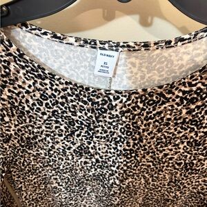 Old Navy Leopard Print Women's Top/tunic